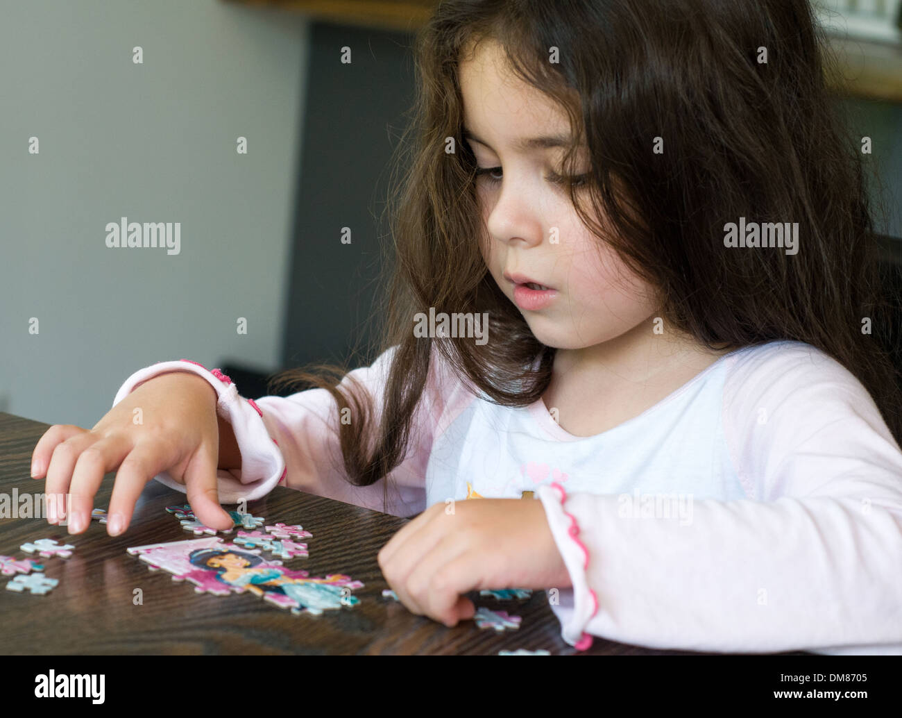 Kind und puzzle Stockfoto