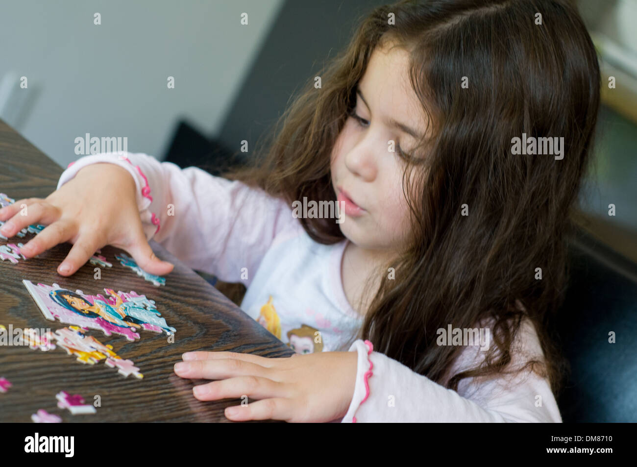 Kind und puzzle Stockfoto