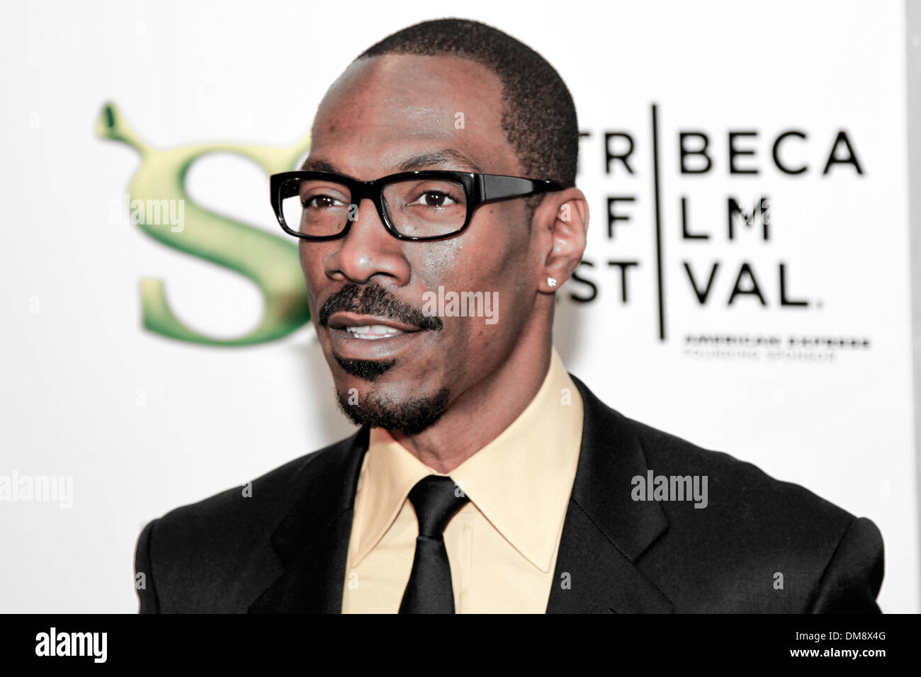 NEW YORK, USA - 21. April 2010: Schauspieler Eddie Murphy besucht die Premiere von "Shrek Forever After" beim Tribeca Film Festival Stockfoto