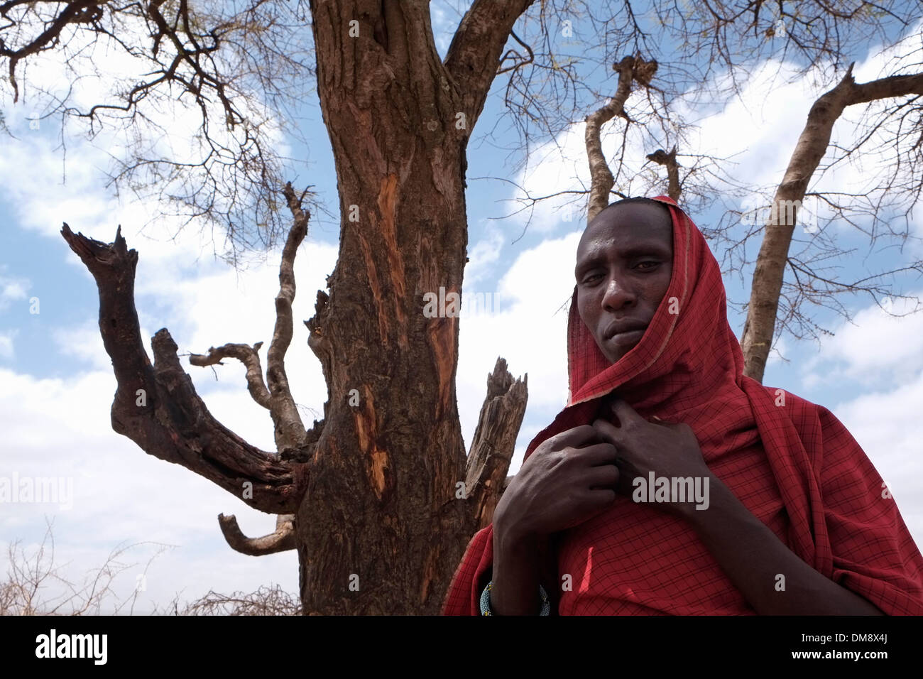 Maasai shuka rote robe -Fotos und -Bildmaterial in hoher Auflösung – Alamy