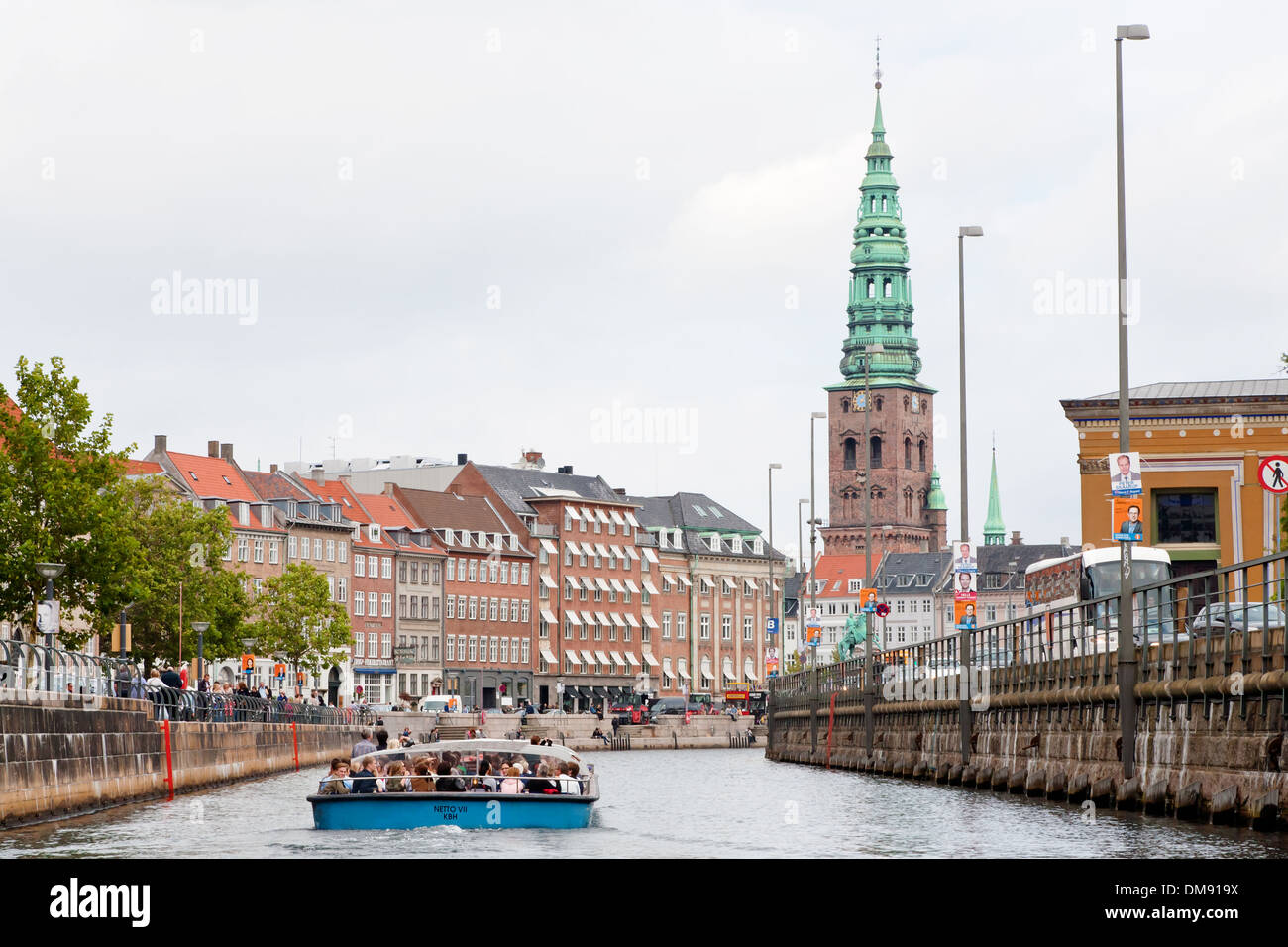 Boot Führung am Frederiksholms Kanal, in Kopenhagen Stockfoto