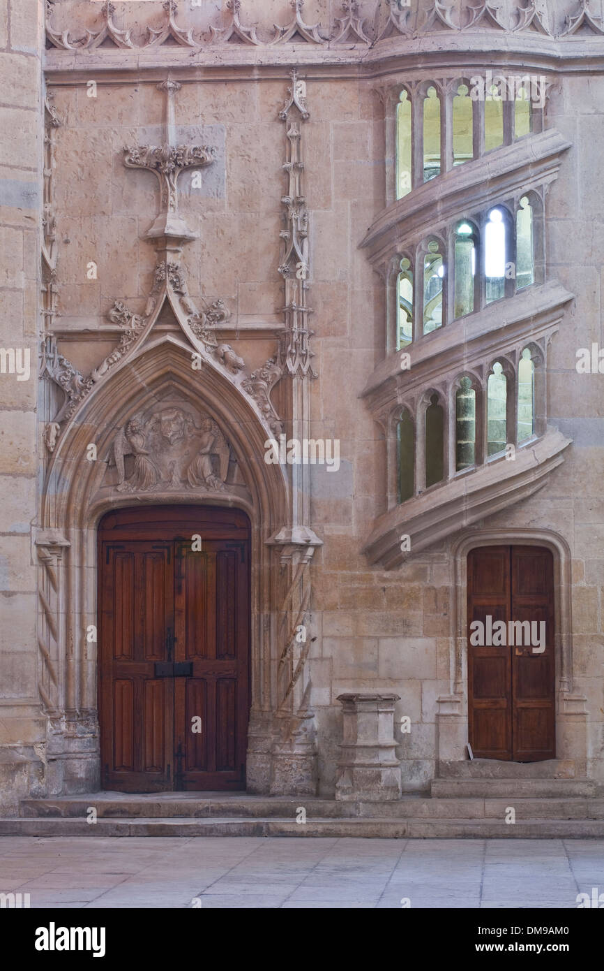 Kathedrale Von Saint Cyr Et Sainte Julitte De Nevers -Fotos Und ...