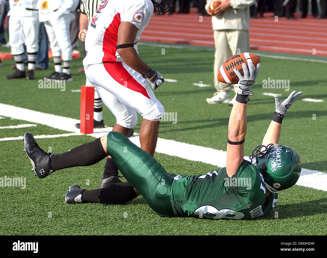 26. November 2005; Denton, TX, USA; NCAA FOOTBALL: Sunbelt Conference Champions Universität von Nordtexas vs. Arkansas State NCAA Fußball.  Trotz 180 rushing Yards von rauschenden Staatsführer fiel Patrick Cobbs North Texas, Arkansas State 24-31. Obligatorische Credit: Foto von David Bailey/ZUMA Press. (©) Copyright 2005 von David Bailey Stockfoto