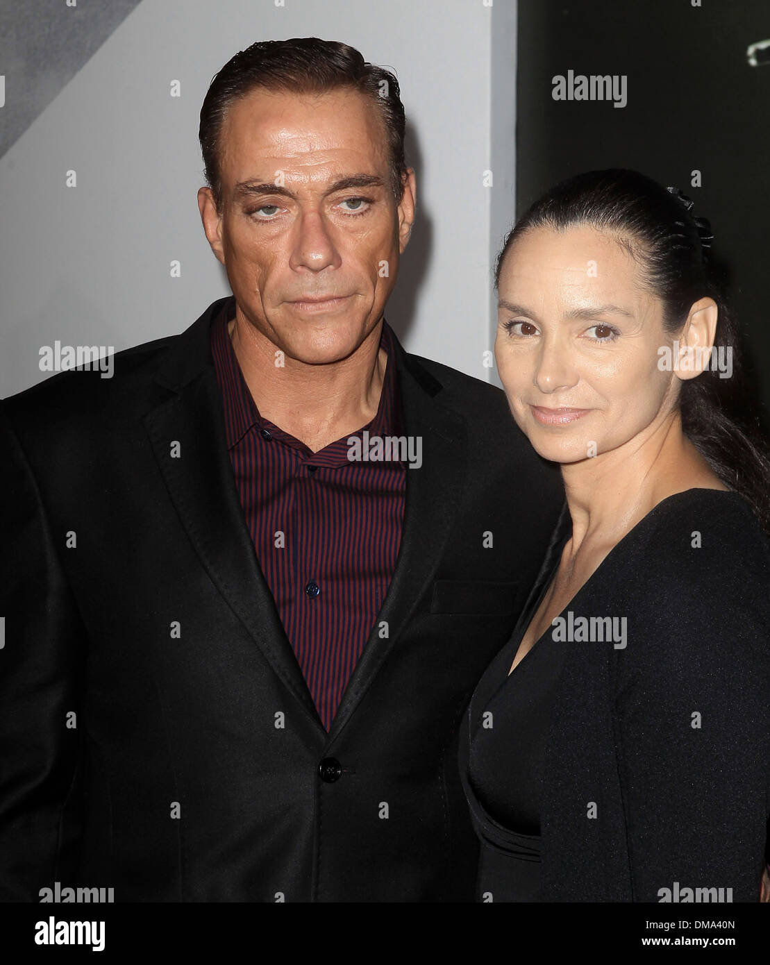 Jean-Claude Van Damme und Gladys Portugues in Los Angeles Premiere von Expendables 2 bei Graumans Chinese Theatre Hollywood Stockfoto