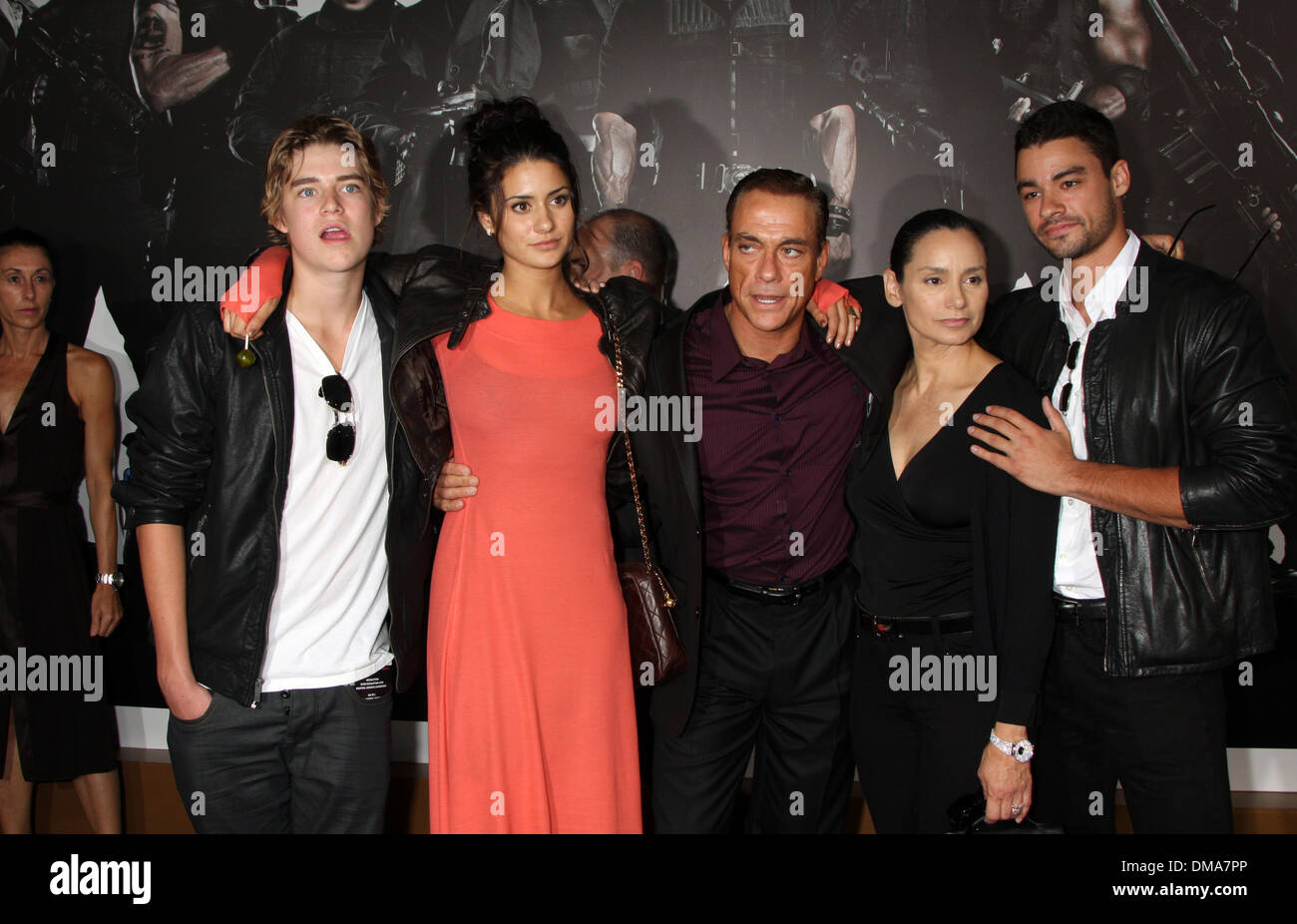 Jean-Claude Van Damme und Gäste in Los Angeles Premiere von Expendables 2 an Graumans Chinese Theatre Hollywood California- Stockfoto