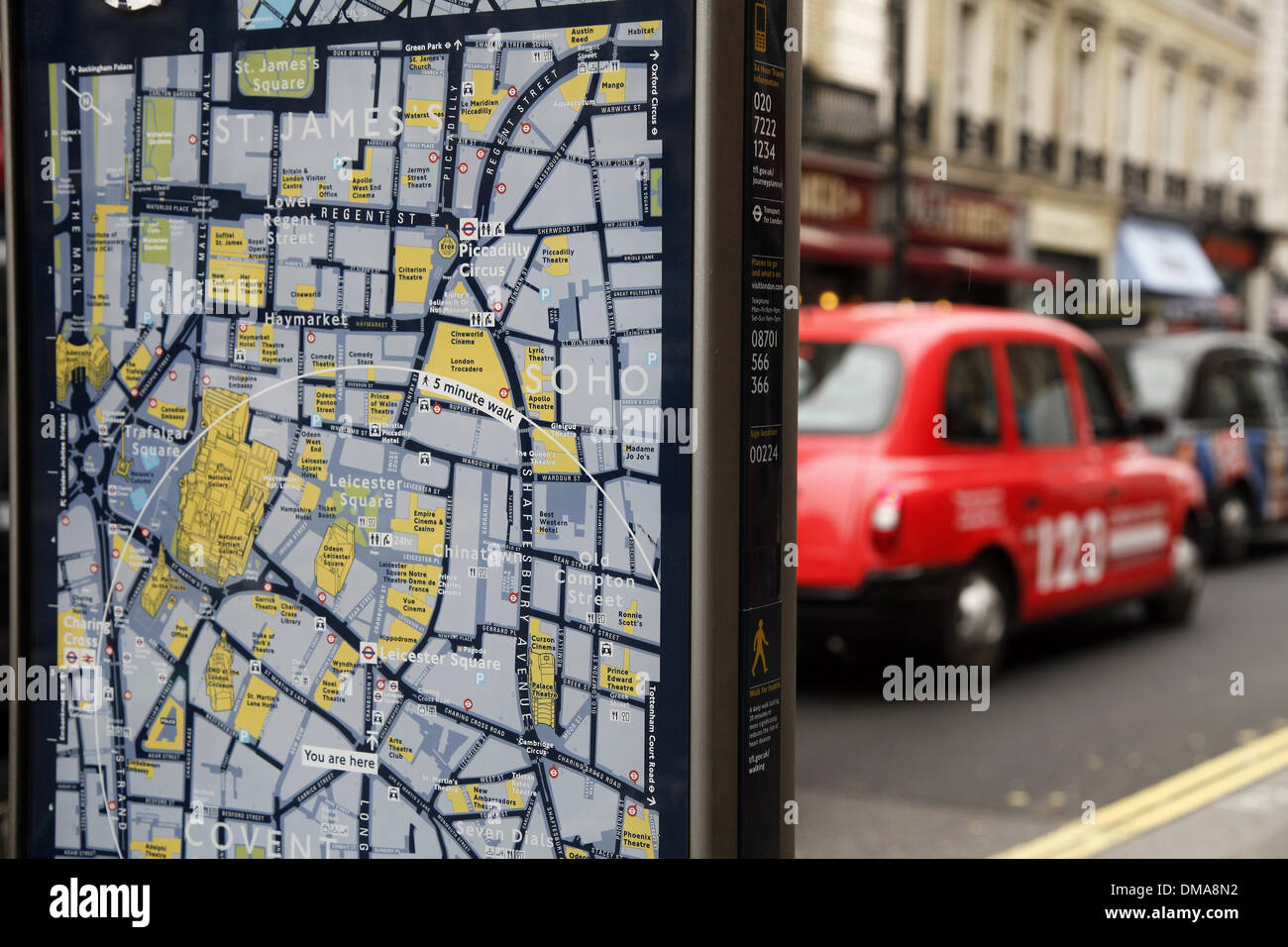 London (England): Touristenkarte von Leicester Square Gegend Stockfoto
