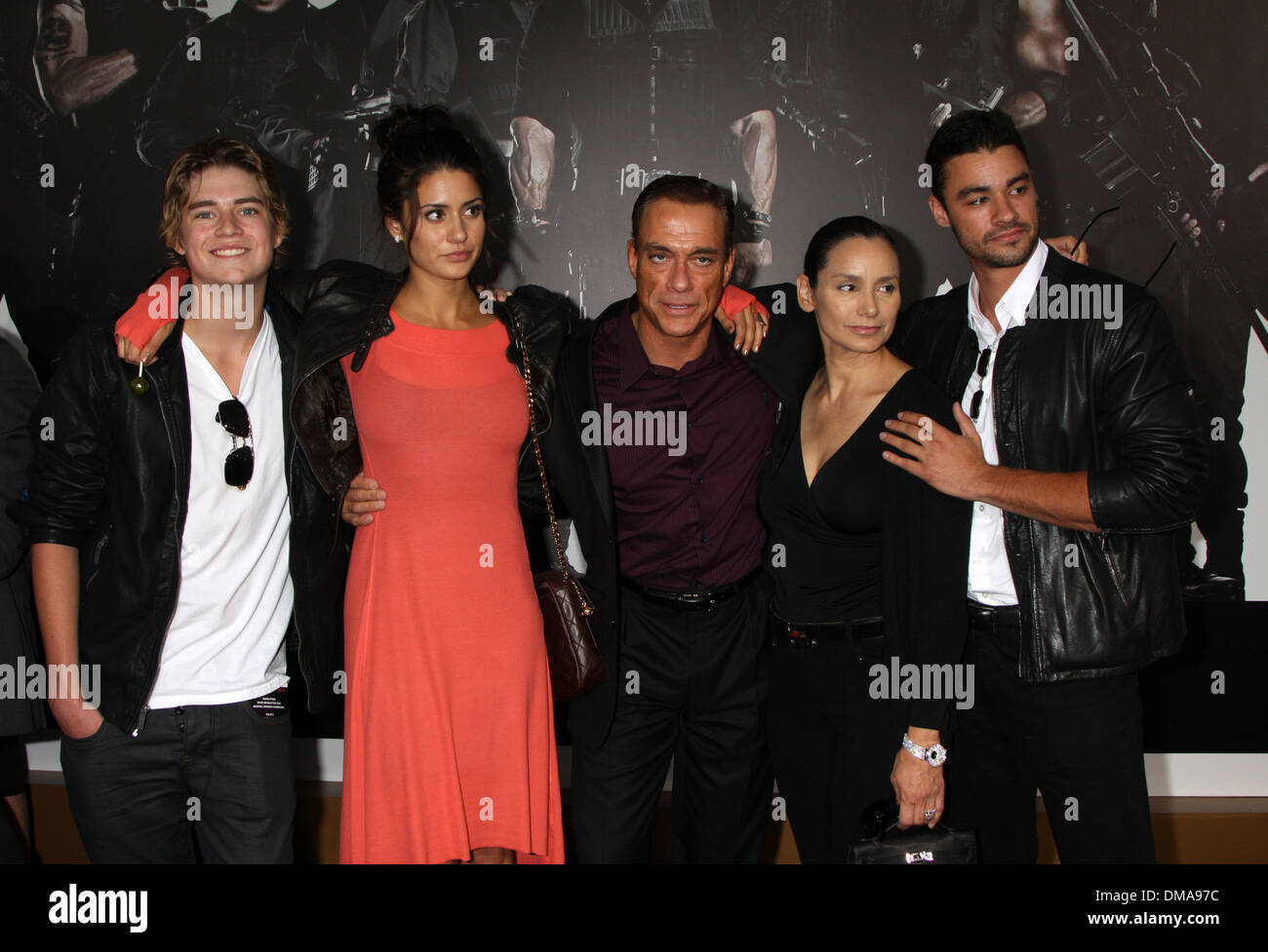 Jean-Claude Van Damme und Gäste in Los Angeles Premiere von Expendables 2 an Graumans Chinese Theatre Hollywood California- Stockfoto