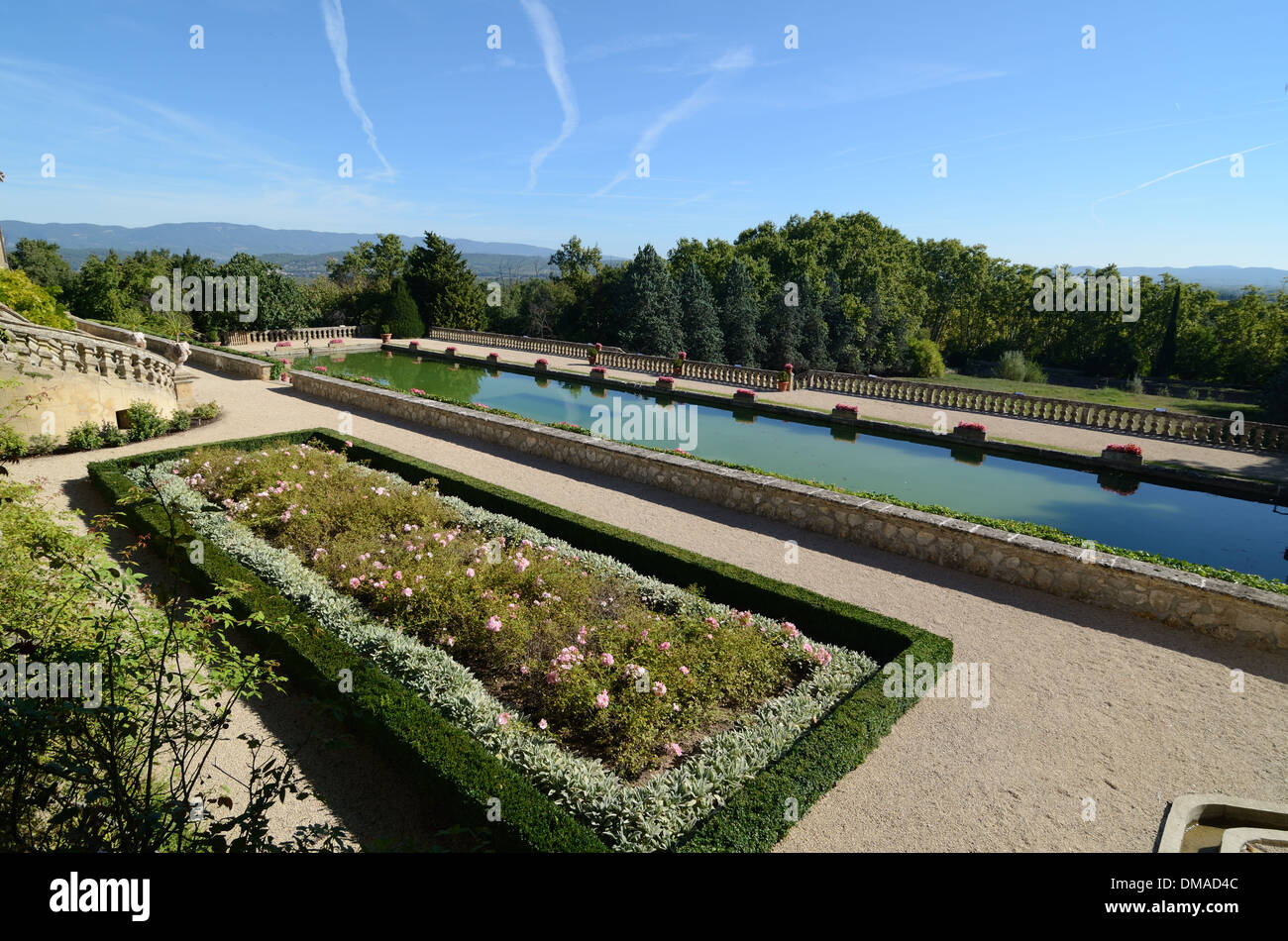 Garten & Wasserbecken Château d'Arnajon Le Puy-Sainte-Réparade Provence Frankreich Stockfoto