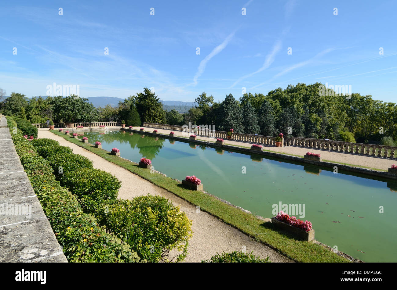 Wasser Garten, Terrasse & Zierpflanzen Pool Château d'Arnajon Le Puy-Sainte-Réparade Provence Frankreich Stockfoto