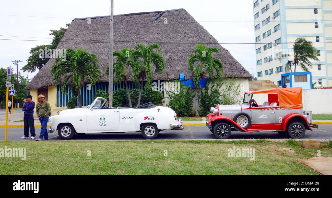 Alte Autos zu vermieten in Varadero, Kuba Stockfoto