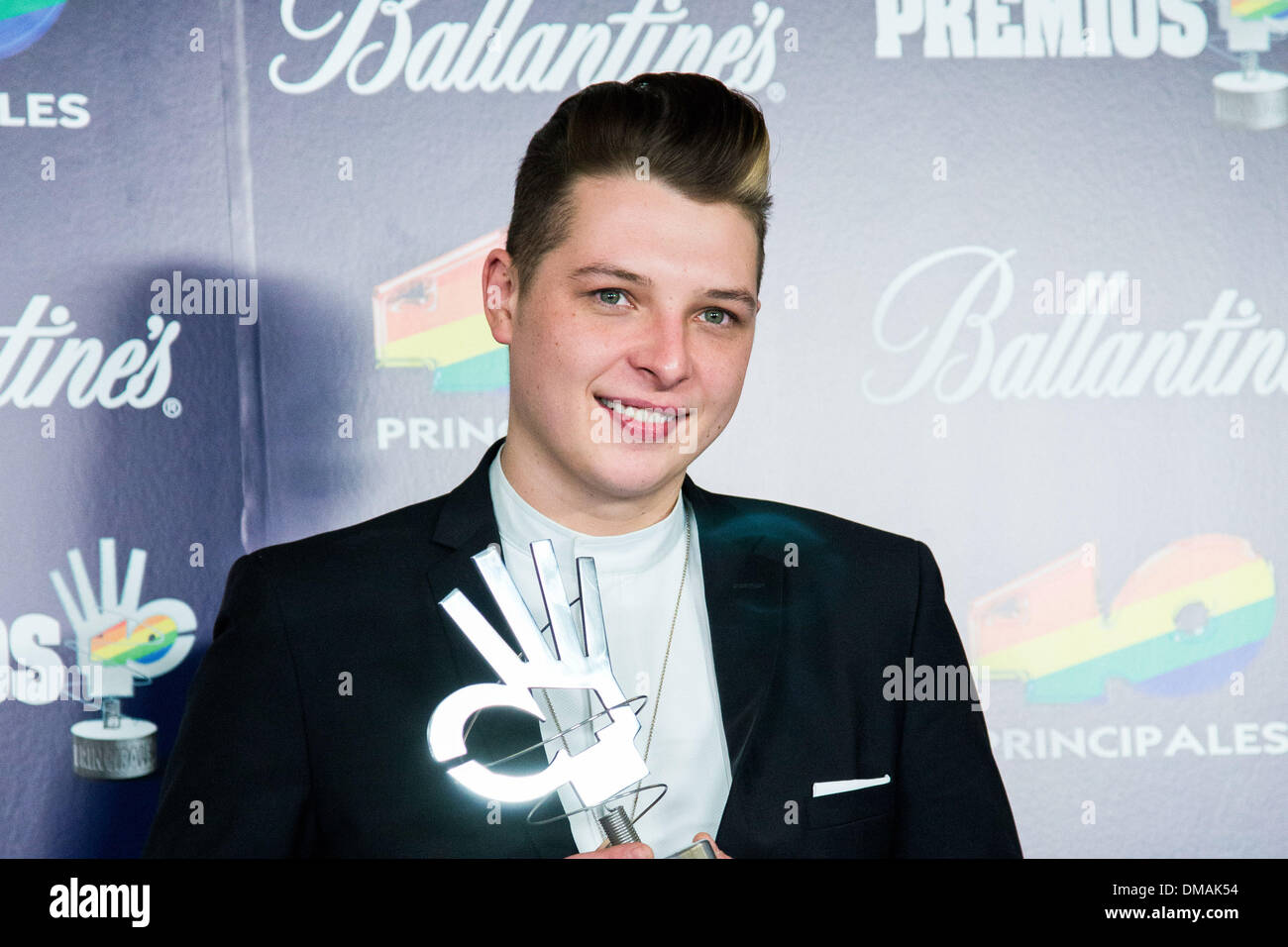 Madrid, Spanien. 12. Dezember 2013. John Newman stellt während der Fototermin in 40 Principales Awards 2013" in Madrid, Spanien, Donnerstag, den 12. Dezember, 2013.Photo: Oscar Gonzalez/NurPhoto Credit: Oscar Gonzalez/NurPhoto/ZUMAPRESS.com/Alamy Live News Stockfoto