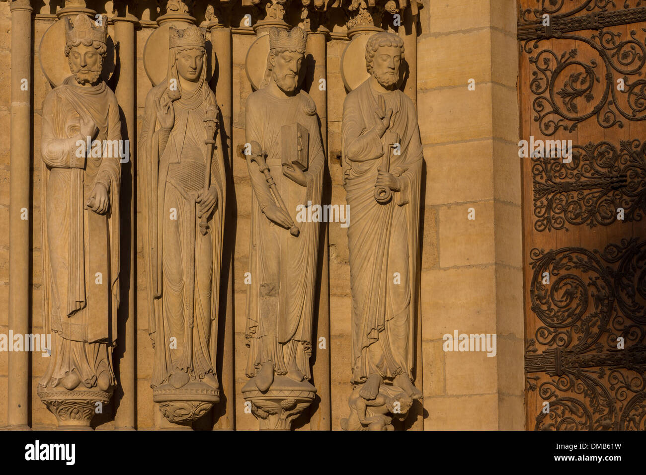 DETAIL SCHUSS VON KATHEDRALE NOTRE-DAME DE PARIS, LIEGT AUF DER ILE DE LA CITE IM HISTORISCHEN ZENTRUM VON PARIS, DIE KATHEDRALE IST DIE MEISTBESUCHTE WEBSITE IN FRANKREICH, 4. ARRONDISSEMENT, PARIS (75), FRANKREICH Stockfoto
