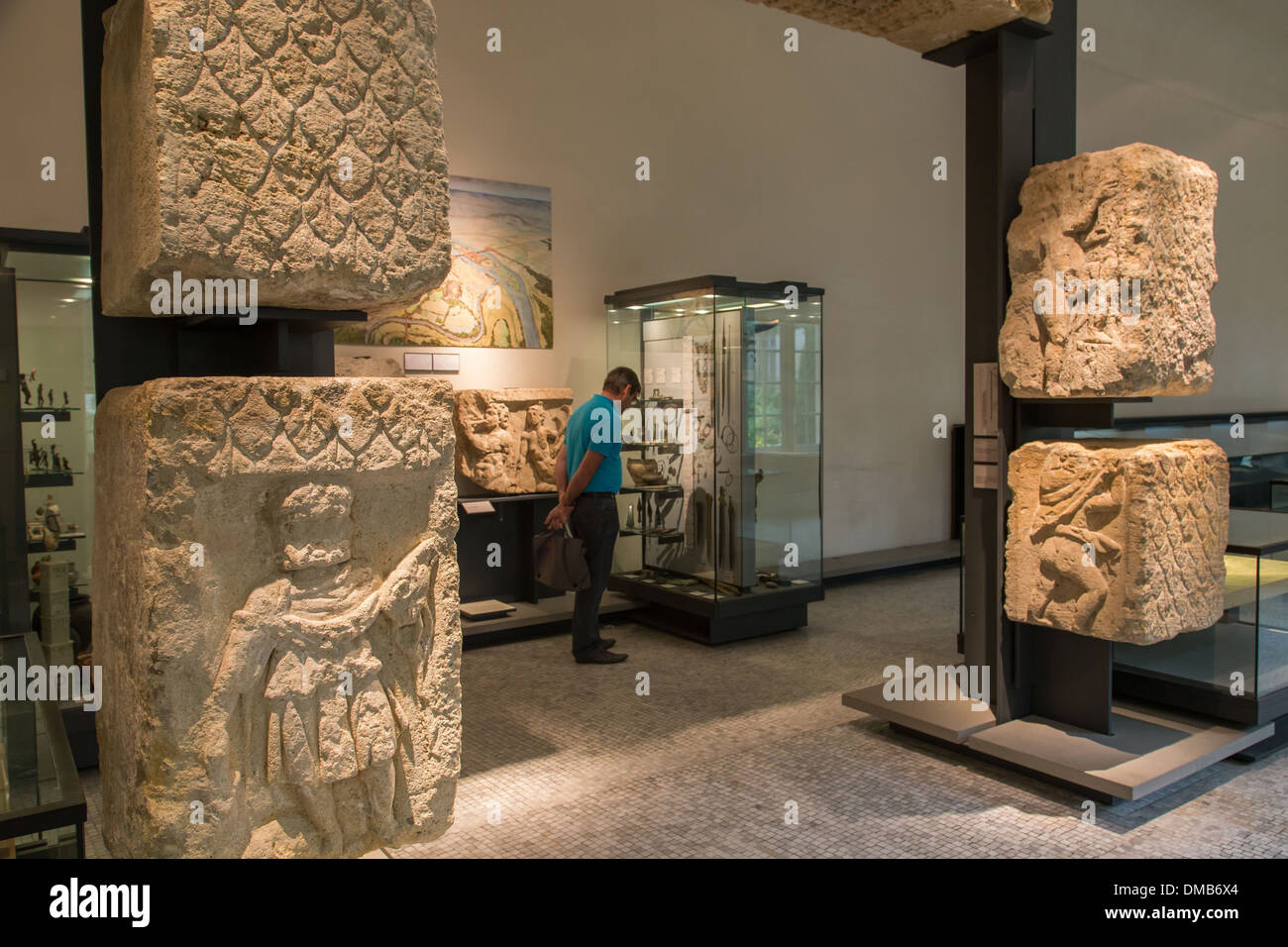 SAAL DER ORANGERIE, ARCHÄOLOGISCHES RELIKT, CARNAVALET-MUSEUM, HOTEL LE PELETIER DE SAINT-FARGEAU, 3. ARRONDISSEMENT, PARIS (75), ILE-DE-FRANCE, FRANKREICH Stockfoto