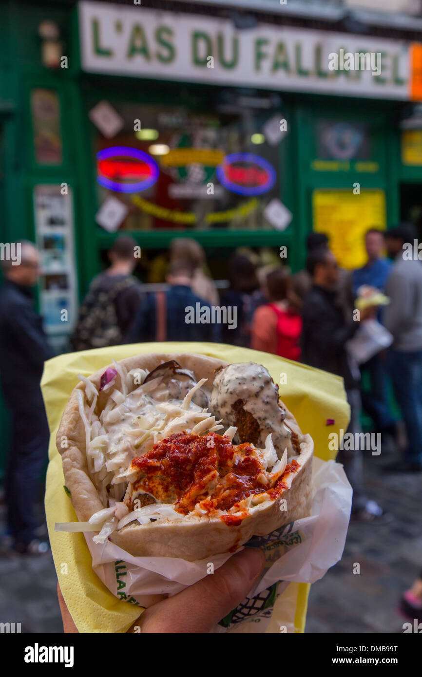 FALAFEL, L'AS DU FALAFEL, RUE DES ROSIERS, MARAIS-VIERTEL, 4. ARRONDISSEMENT, PARIS (75), ILE-DE-FRANCE, FRANKREICH Stockfoto