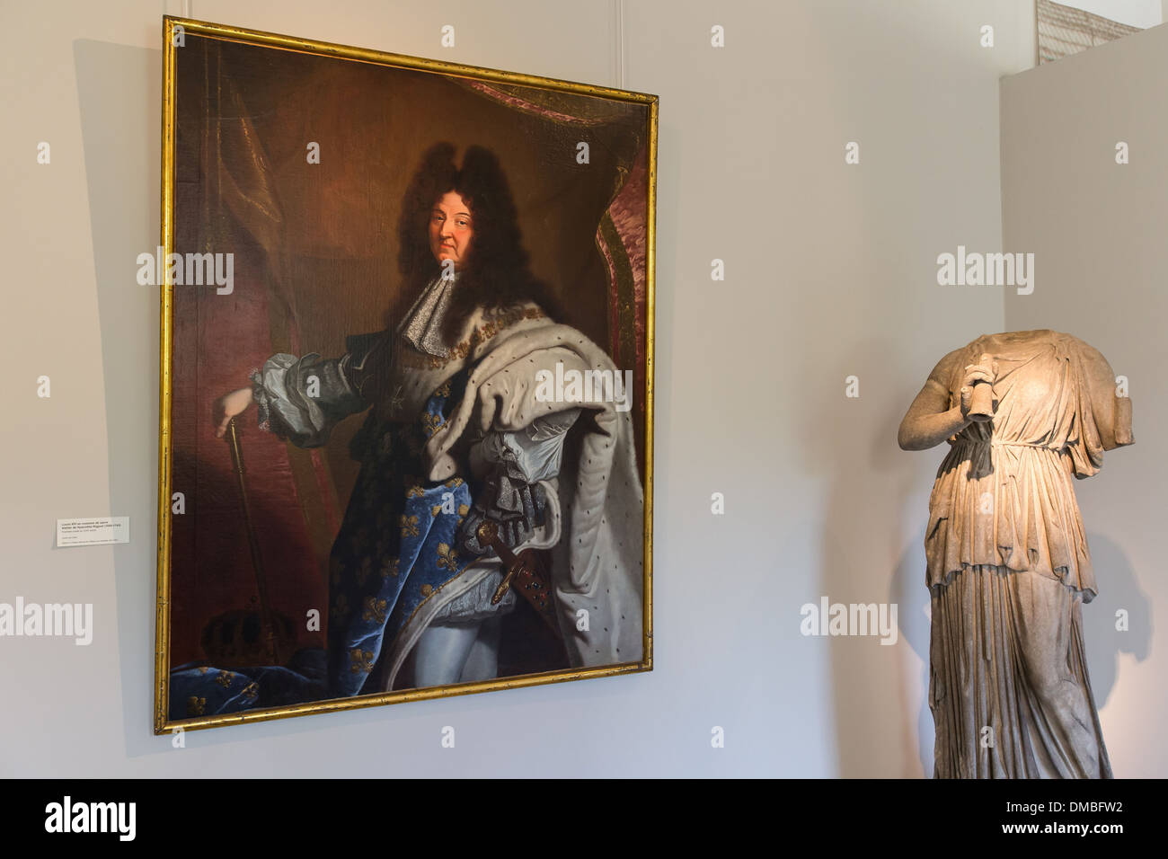 PORTRÄT VON LOUIS XIV UND STATUE VON DER MUSE EUTERPE, PROMENADE MUSEUM, ROYAL PARK VON MARLY, NATIONALE NACHLASS VON MARLY-LE-ROI, YVELINES (78), FRANKREICH Stockfoto