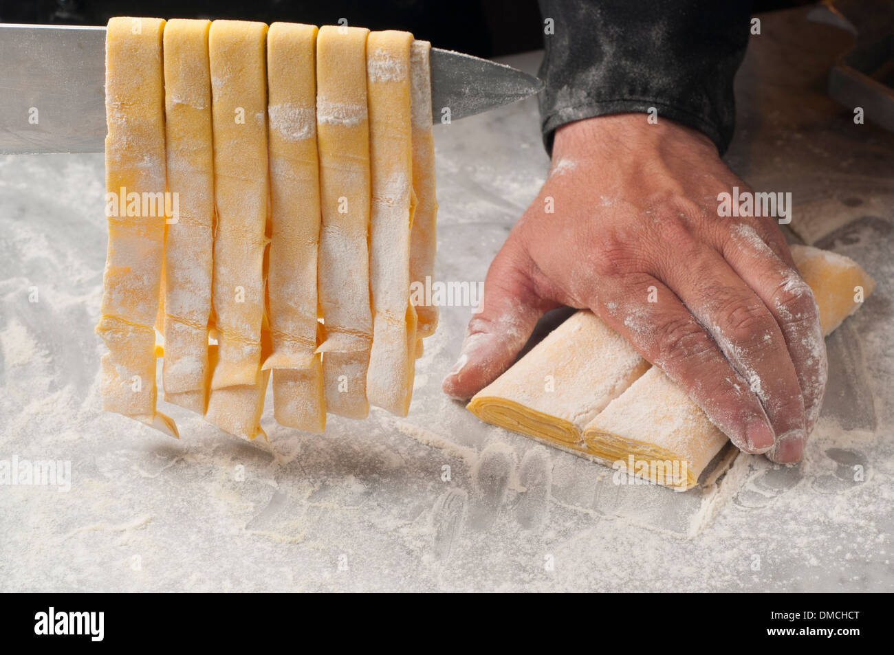 frische Pasta manuelle Produktion Stockfoto