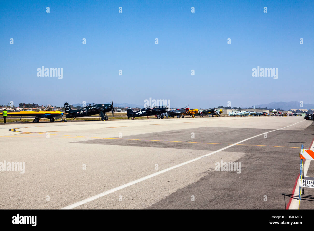 Die Flight-Line bei der Wings Over Camarillo Airshow in Camarillo / Kalifornien im August 2011 Stockfoto