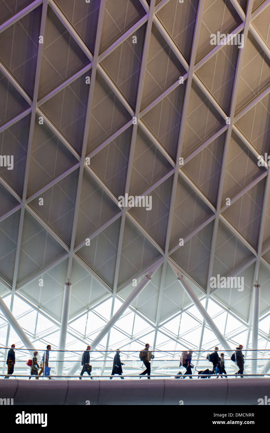 Pendler, Kings Cross Station Dach, London Stockfoto