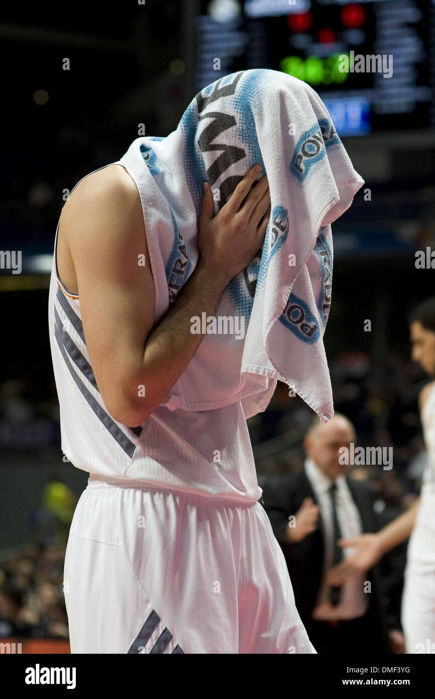 Madrid, Spanien. 13. Dezember 2013. Real Madrid-Spieler während des Spiels der Euroleague Basketball Straßburg Vs Real Madrid im Palacio de Deportes in Madrid.Photo: Oscar Gonzalez/NurPhoto Credit: Oscar Gonzalez/NurPhoto/ZUMAPRESS.com/Alamy Live News Stockfoto