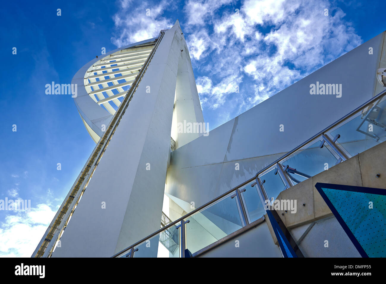 Spinnaker Tower ist ein 170-Meter (560 ft) Wahrzeichen Turm in Portsmouth, England, UK Stockfoto