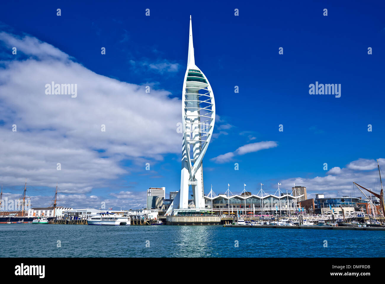 Spinnaker Tower ist ein 170-Meter (560 ft) Wahrzeichen Turm in Portsmouth, England, UK Stockfoto
