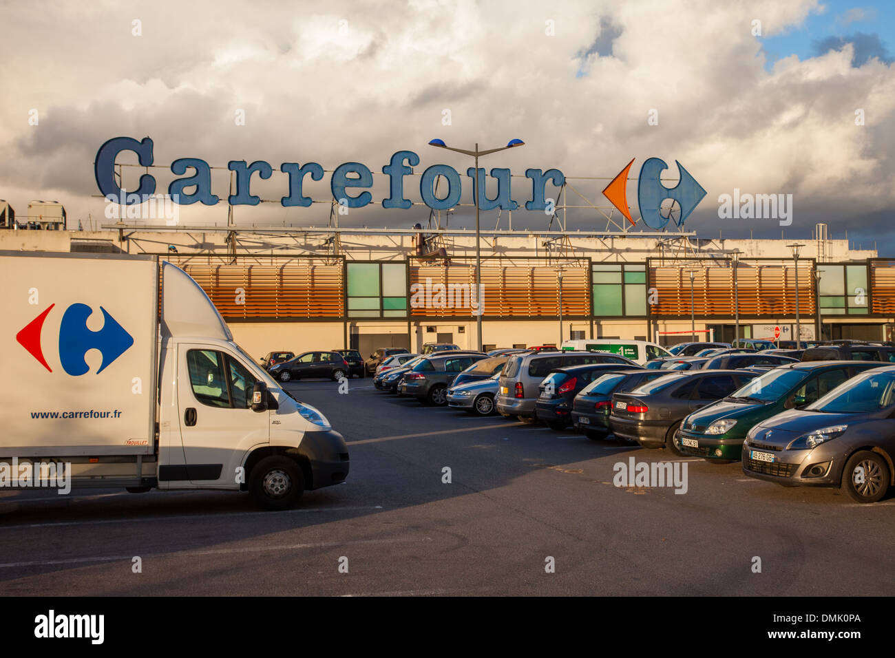 CARREFOUR STORE IN EVRY, ESSONNE (91), FRANKREICH Stockfoto