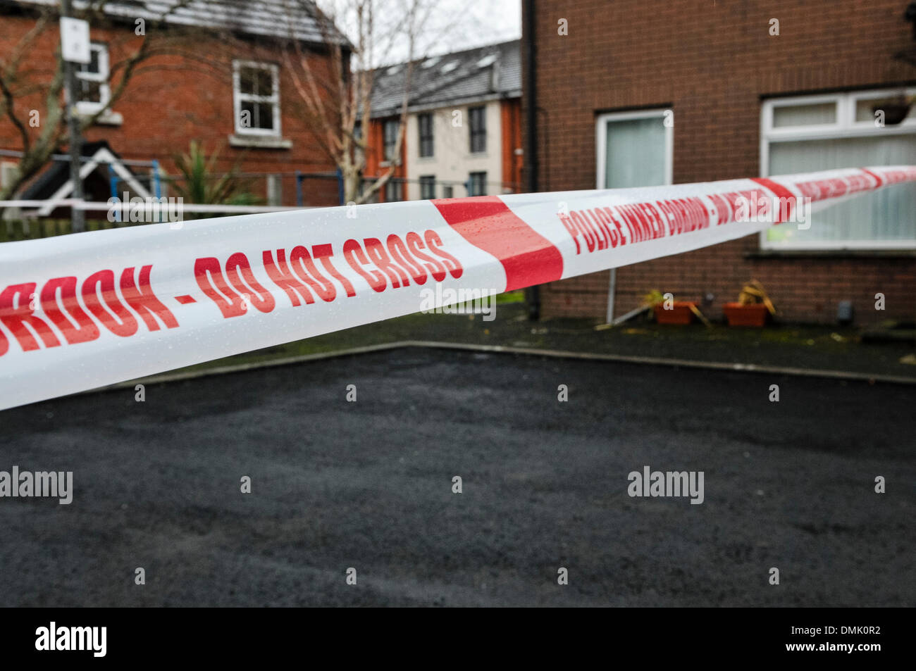 Polizei Klebeband Absperrungen aus Tatort eines Mordes Stockfoto