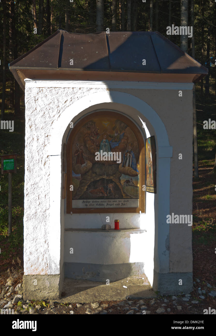 Kapelle auf dem Weg zum heiligen Stein in Gaflenz, u.a. der Hll. John the Baptist und Nikolaus vertreten sind, die Patrone von der Pfarrei Kirche von Hollenstein an der Ybbs (Nachbardorf in Niederösterreich), ist die Kapelle auch in Begleitung Stockfoto