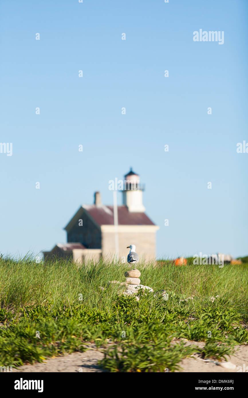 Der Norden Ende Licht, einem historischen Leuchtturm auf Block Island, RI an einem sonnigen Sommertag in Neu-England Stockfoto