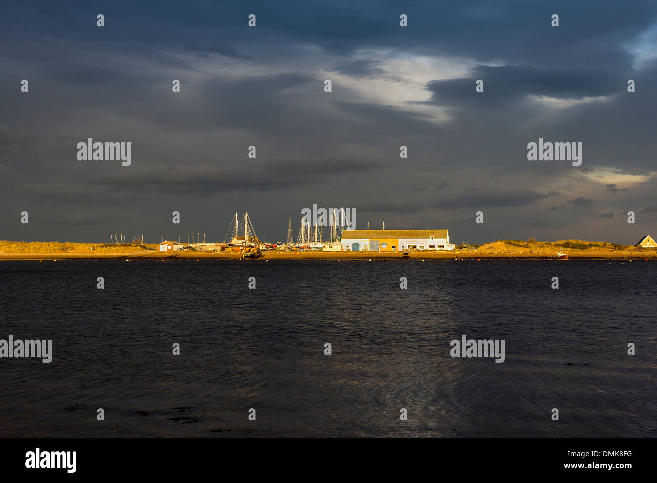 FINDHORN WERFT UND SCHIFFE IM DEZEMBER MORAY KÜSTE SCHOTTLAND Stockfoto