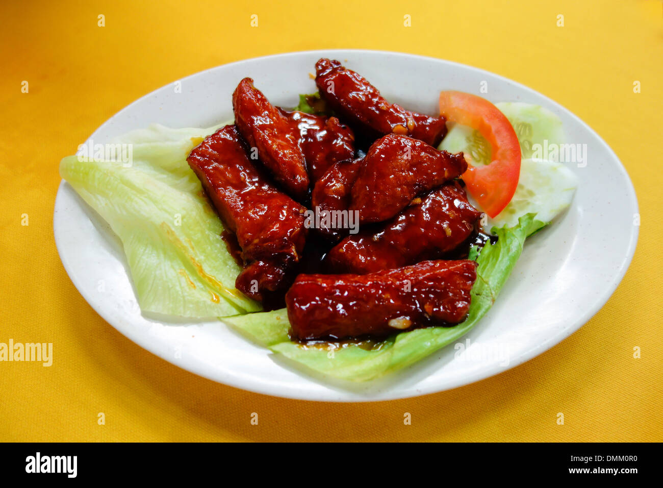 Chinesischen würzig knusprig BBQ Schweinefleisch Spareribs Stockfoto