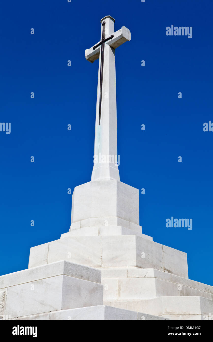 Kreuz des Opfers auf dem Tyne Cot Cemetery in Ypern, Belgien. Stockfoto