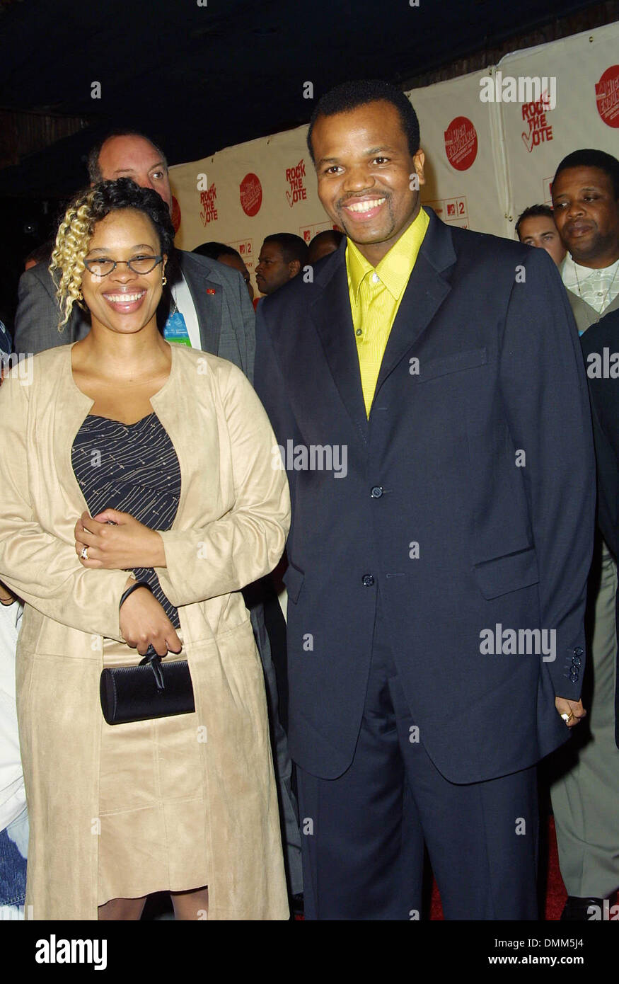 26. Februar 2002 - West Hollywood, Kalifornien, USA - seine Majestät König MSWATI III von Swasiland und seine Frau... ROCK THE VOTE... AUSZEICHNUNG FÜR 2002 PATRICK LIPPERT, HOUSE OF BLUES, WEST HOLLYWOOD, KALIFORNIEN. 26. FEBRUAR 2002. NINA PROMMER / 2002. K24219NP. (Kredit-Bild: © Globe Photos/ZUMAPRESS.com) Stockfoto