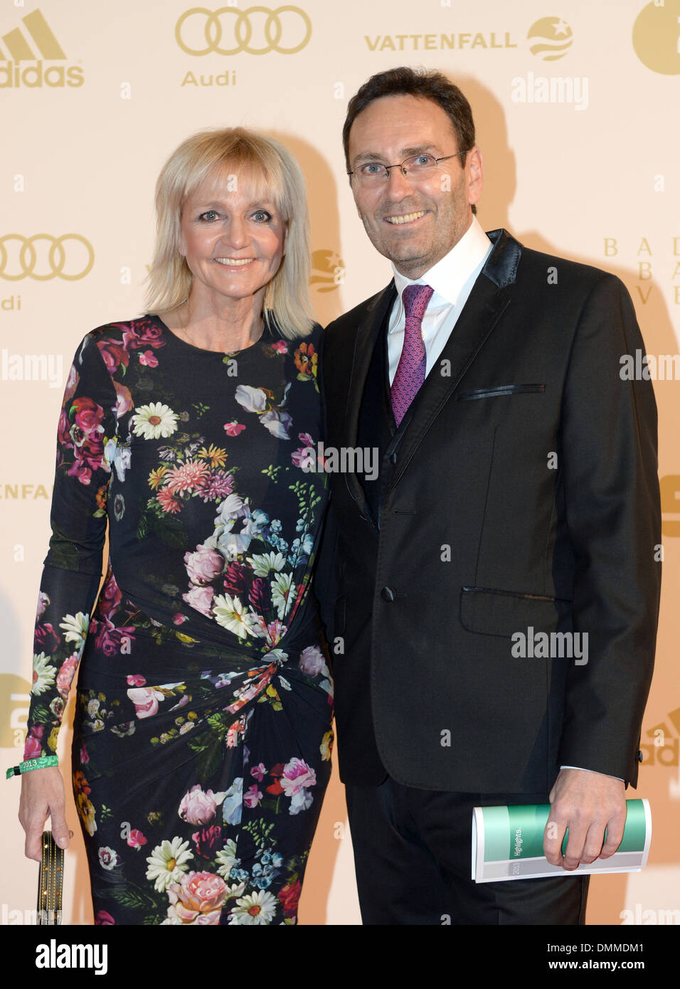 Baden-Baden, Deutschland. 15. Dezember 2013. Ehemalige deutsche Ski pro Christa Kinshofer und ihr Mann Erich Rembeck besuchen die Sportler des Jahres 2013 Award in Baden-Baden, Deutschland, 15. Dezember 2013. Foto: Patrick Seeger/Dpa/Alamy Live News Stockfoto