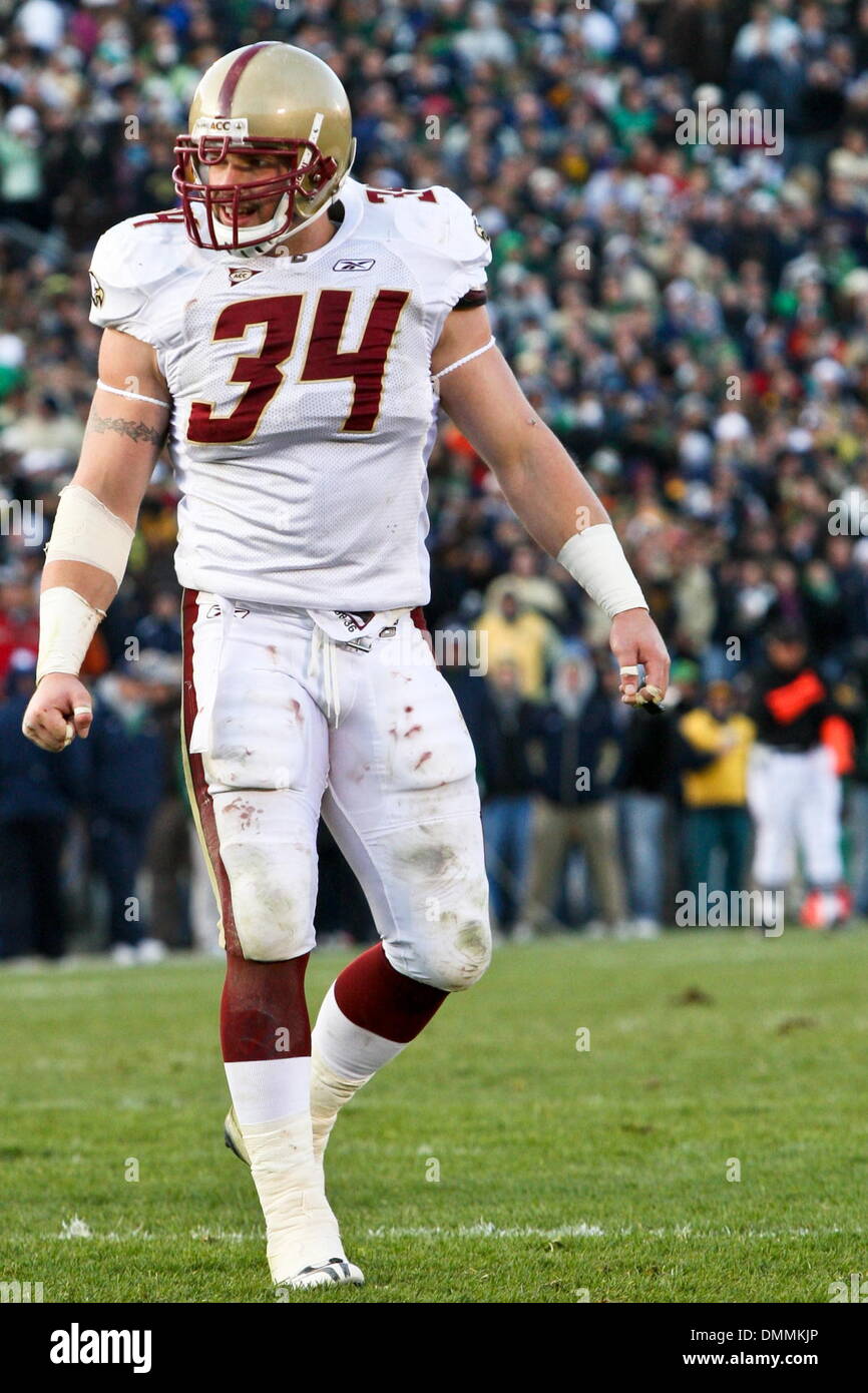 24. Oktober 2009: Boston College Linebacker Mike McLaughlin (34) während der Spielaktion.  Boston College der Atlantic Coast Conference, an Notre Dame, unabhängig, Notre Dame Stadium in South Bend, Indiana.  Notre Dame gewann das Spiel mit 20-16..Mandatory Credit: Scott W. Grau / Southcreek Global (Credit-Bild: © Southcreek Global/ZUMApress.com) Stockfoto