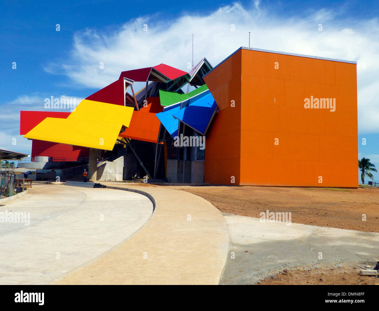 Panama City, Panama. 7. Juli 2013. Das Museum für die Biodiversität genannt "Brücke des Lebens auf der Straße Amador Causeway in Panama City, Panama, 7. Juli 2013 abgebildet ist. Das Gebäude wurde von dem Architekten Frank Gehry entworfen und im Jahr 2013 eröffnet. Foto: Heinz Krimmer - Achtung! KEIN Kabel-SERVICE-/ Dpa/Alamy Live News Stockfoto