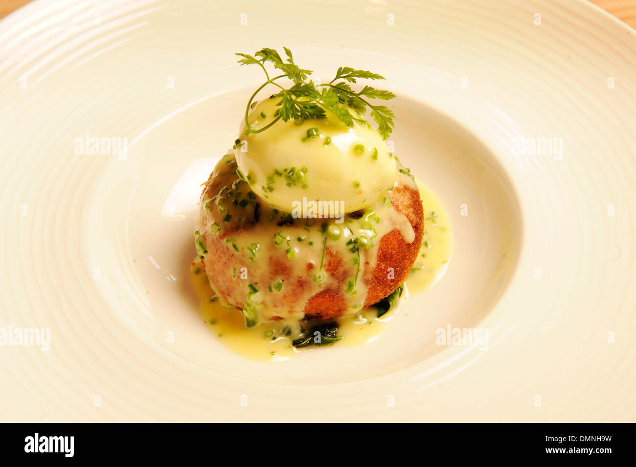 Fischkuchen mit Kartoffelpüree Stockfoto