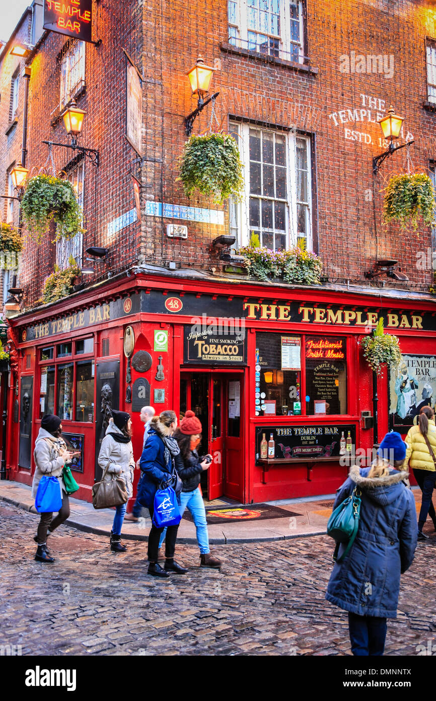 Der Temple Bar Pub in Temple Bar Street Stadt Dublin Irland Stockfoto