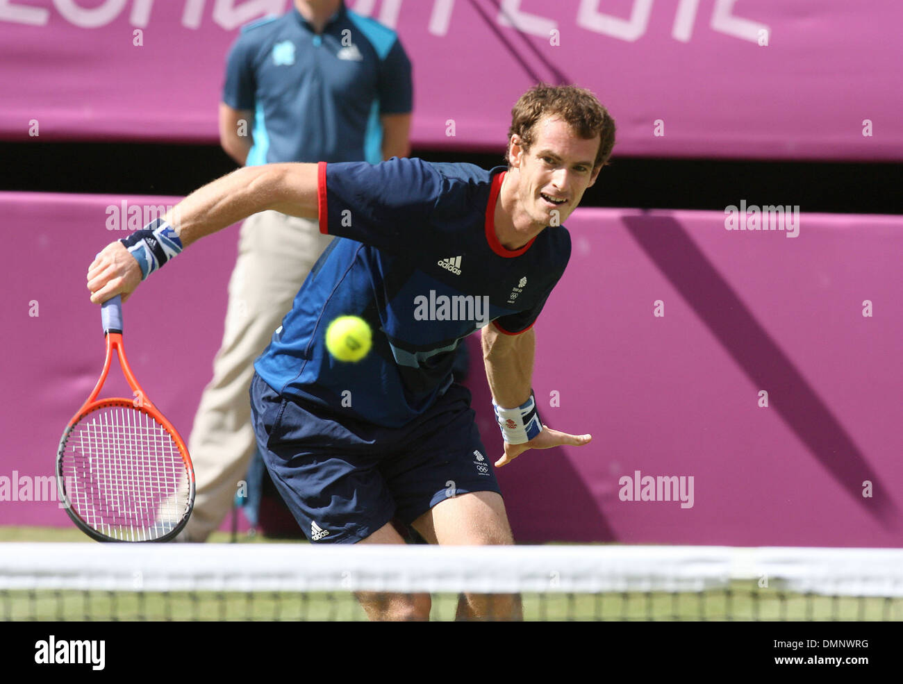Andy Murray Olympische Spiele London 2012 - Herren Tennis Einzel Finale -  Andy Murray (GBR) V Roger Federer (SWI) in Wimbledon Stockfotografie - Alamy