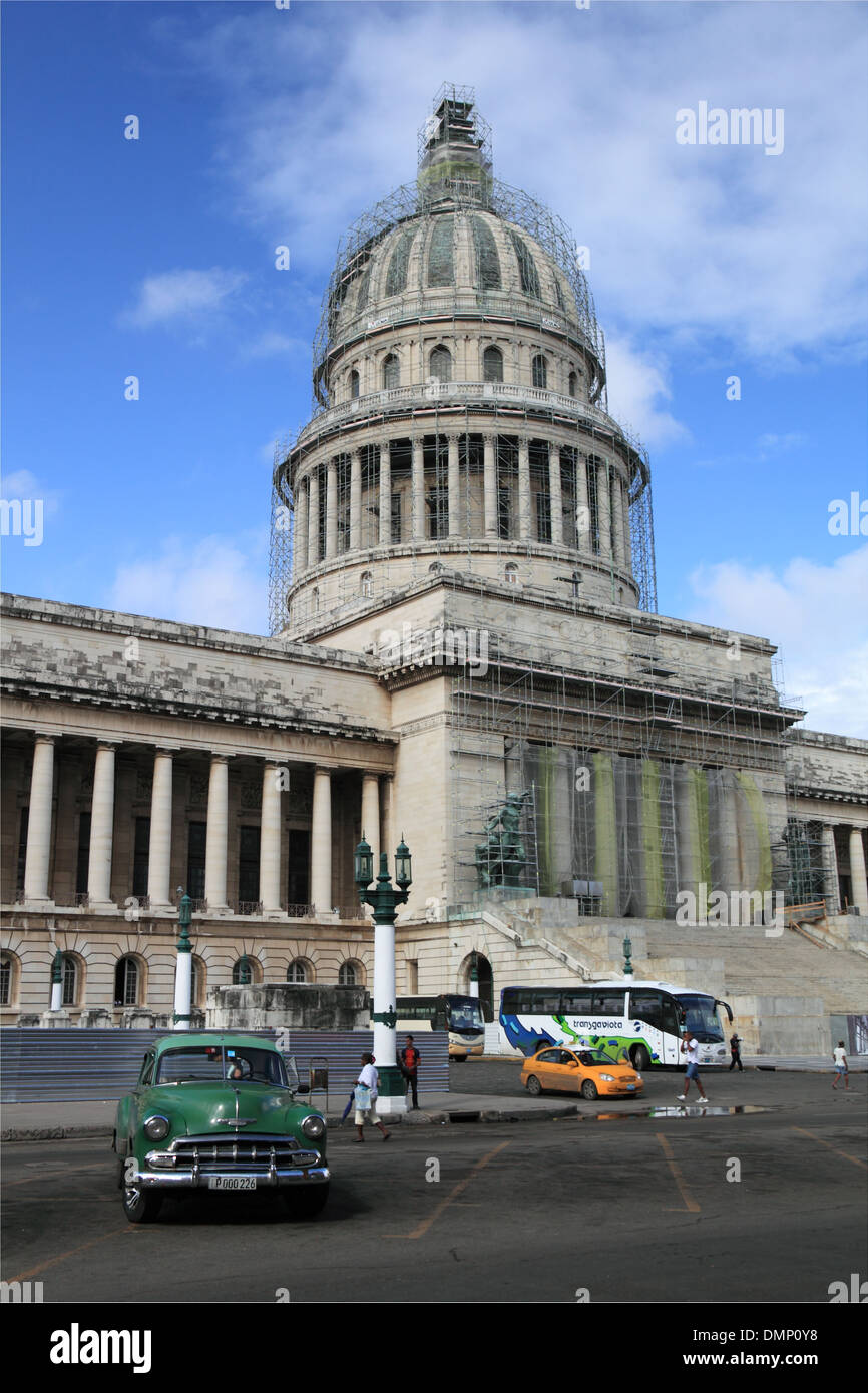 52 Chevrolet Styleline, Capitolio, Paseo de Martí (aka Prado), die Altstadt von Havanna (La Habana Vieja), Kuba, Karibik, Mittelamerika Stockfoto