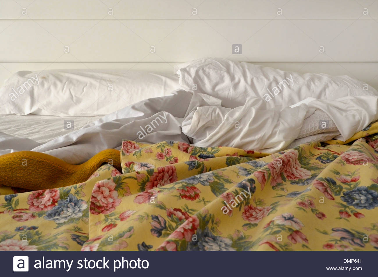 Messy Bed Stockfotos & Messy Bed Bilder - Alamy