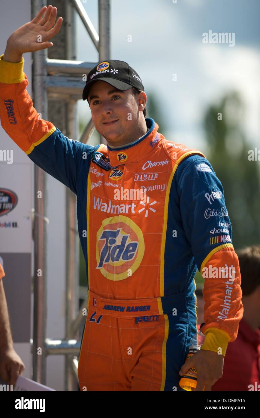 29. August 2009 - MontrÅ½Al, QuÅ½bec, Kanada - 29. August 2009: Andrew Ranger (#27 Walmart/Tide Ford) begrüßt das Publikum vor der Canadian Tire NAPA AUTOPRO 100 in MontrÅ½al, QC... NUR zu redaktionellen Zwecken * (Kredit-Bild: © Oliver Tag/Southcreek Global/ZUMApress.com) Stockfoto