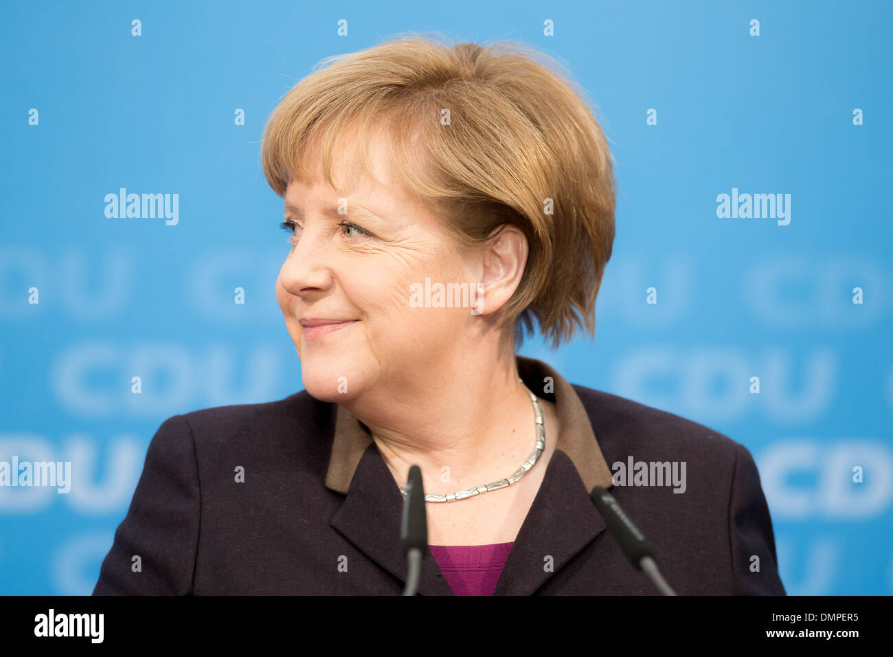 Berlin, Deutschland. 15. Dezember 2013. CDU-Pressekonferenz mit Angela Merkel, Bundeskanzlerin und CDU-Vorsitzende in der Zentrale der CDU in Berlin. / Foto: Angela Merkel, Bundeskanzlerin und CDU-Vorsitzende. Bildnachweis: Reynaldo Paganelli/NurPhoto/ZUMAPRESS.com/Alamy Live-Nachrichten Stockfoto