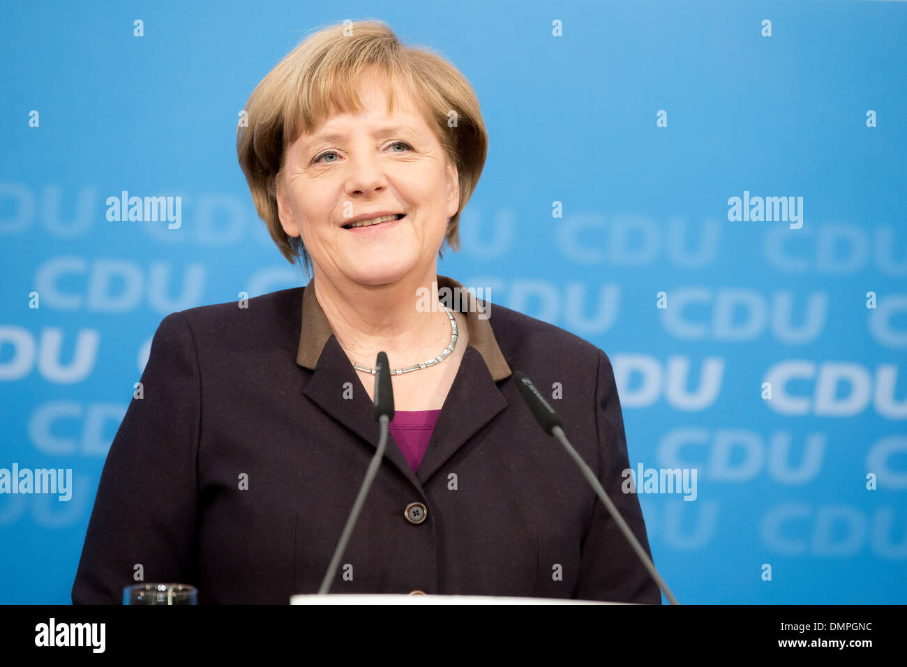 Berlin, Deutschland. 15. Dezember 2013. CDU-Pressekonferenz mit Angela Merkel, Bundeskanzlerin und CDU-Vorsitzende in der Zentrale der CDU in Berlin. / Foto: Angela Merkel, Bundeskanzlerin und CDU-Vorsitzende. Bildnachweis: Reynaldo Paganelli/NurPhoto/ZUMAPRESS.com/Alamy Live-Nachrichten Stockfoto
