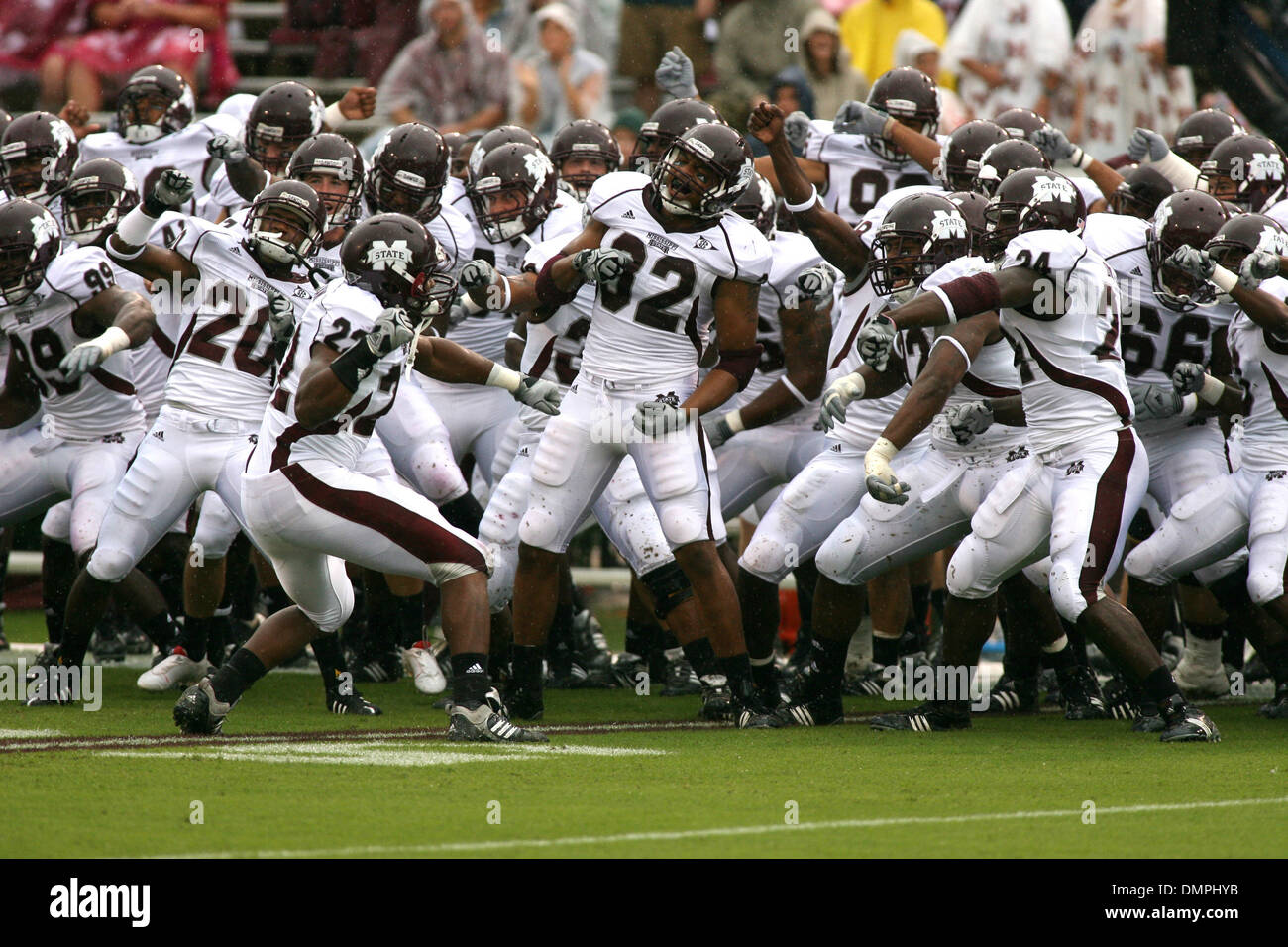 Sep 26, 2009 - Starkville, Mississippi, USA - 26. September 2009: The Dog Pound Rock durchführen, bevor sie die LSU Tigers host Bulldogs. Die LSU Tigers besiegte die MSU-Bulldogs 30-26 im Davis Wade Stadion in Starkville MS. (Credit-Bild: © Fichte Derden/Southcreek Global/ZUMApress.com) Stockfoto