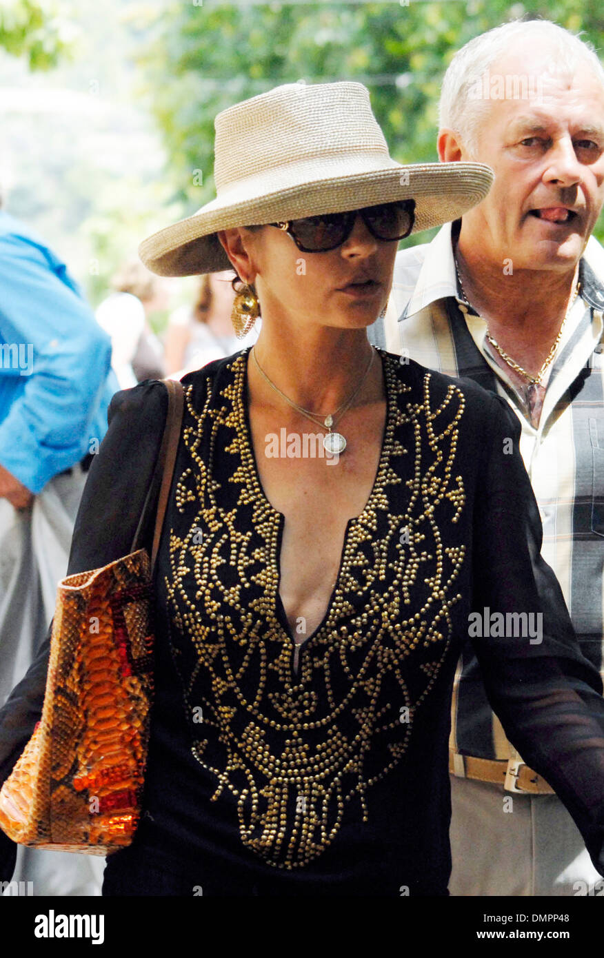 Catherine Zeta Jones ist eine britische Schauspielerin, verheiratet mit Michael Douglas. Urlaub in Valldemossa, Mallorca Stockfoto