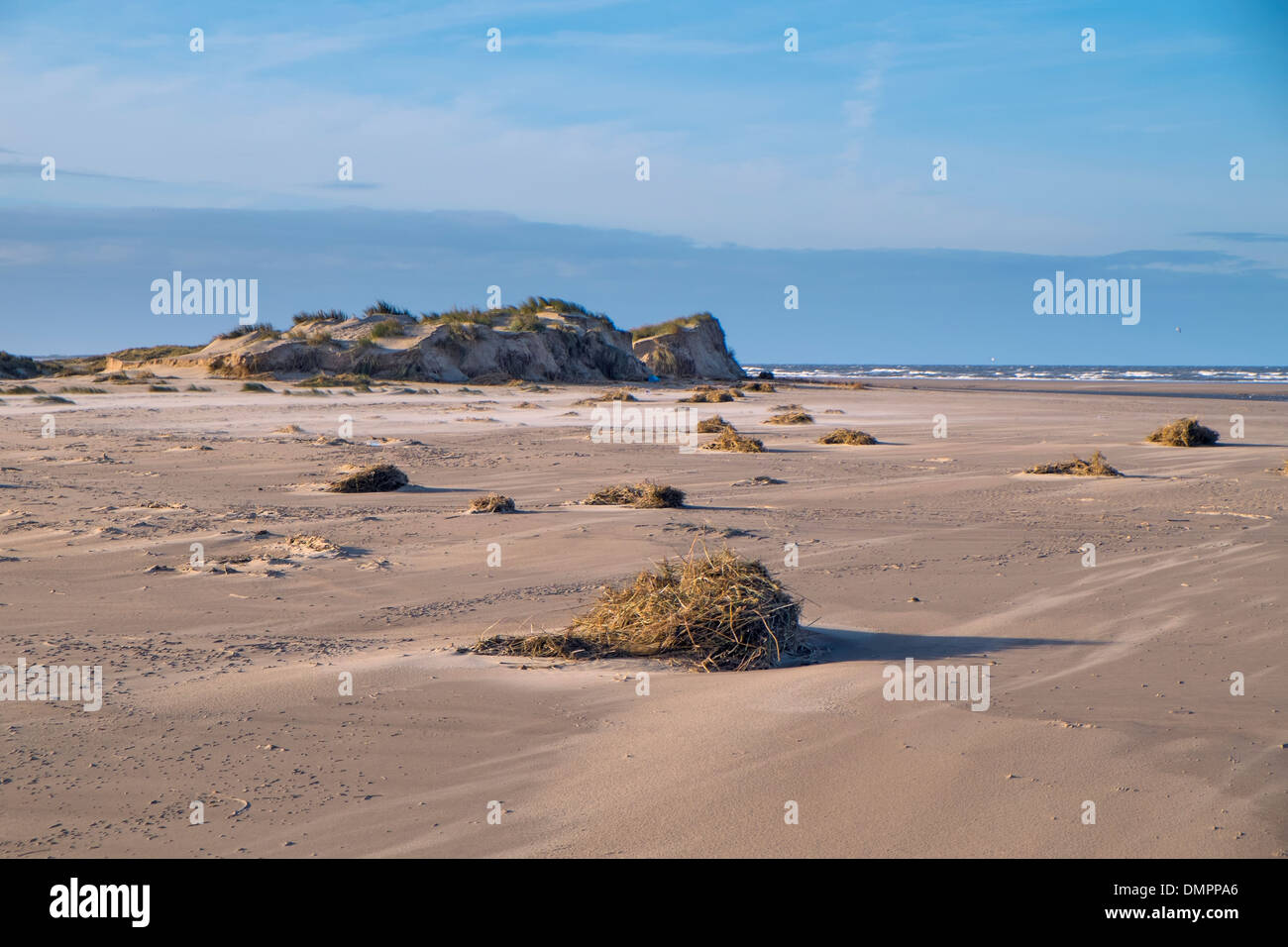 Reste der Dünengebieten Dünen zerstört durch Brandung, Dezember 2013 Stockfoto