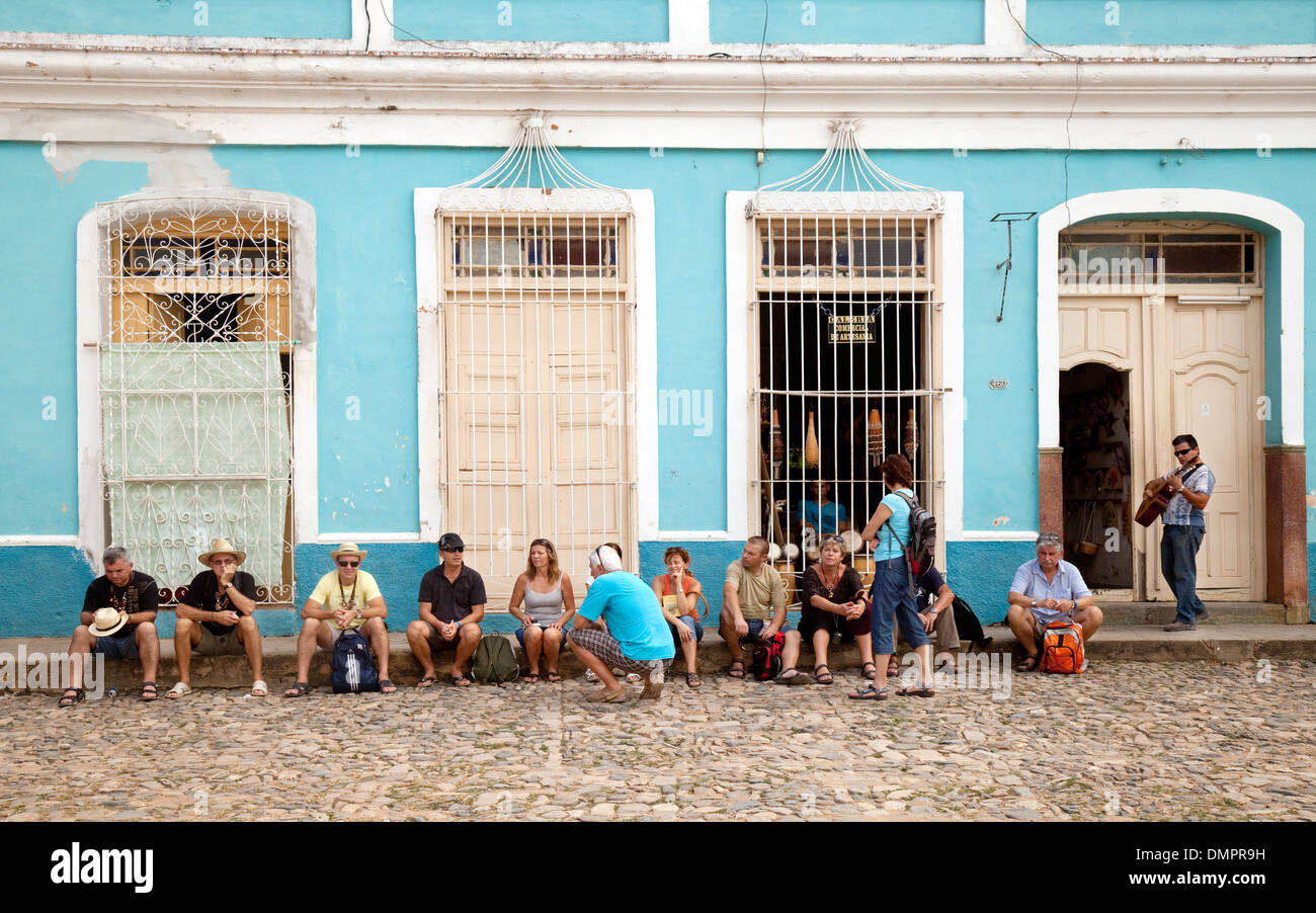 Touristen in der Straße, Trinidad, Kuba, Karibik, Lateinamerika Stockfoto