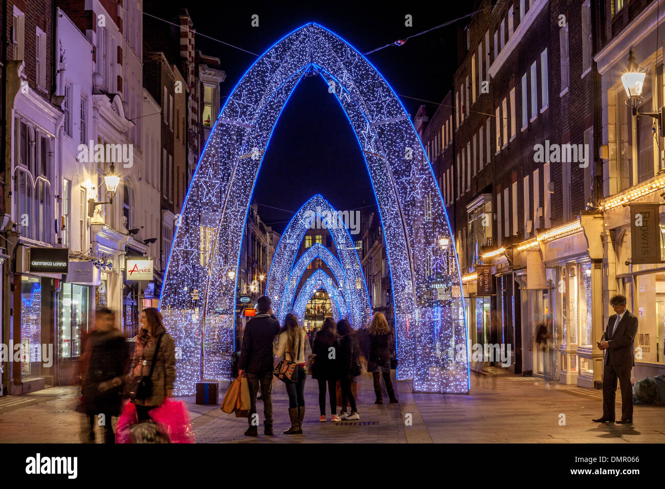 Die Weihnachtsbeleuchtung In South Molton Street, London, England Stockfoto