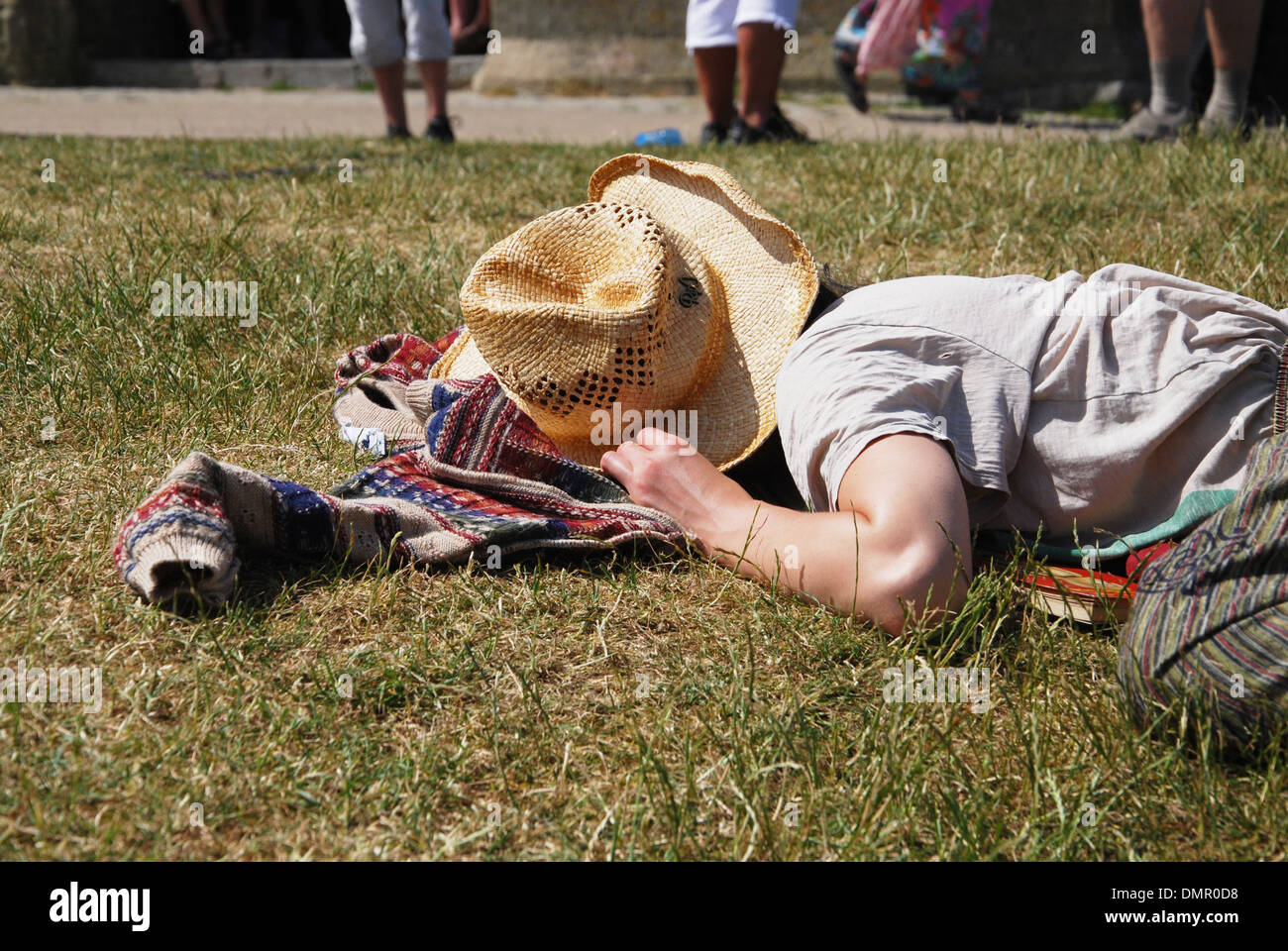 ein Nickerchen am Glastonbury Tor, Somerset, Vereinigtes Königreich Stockfoto